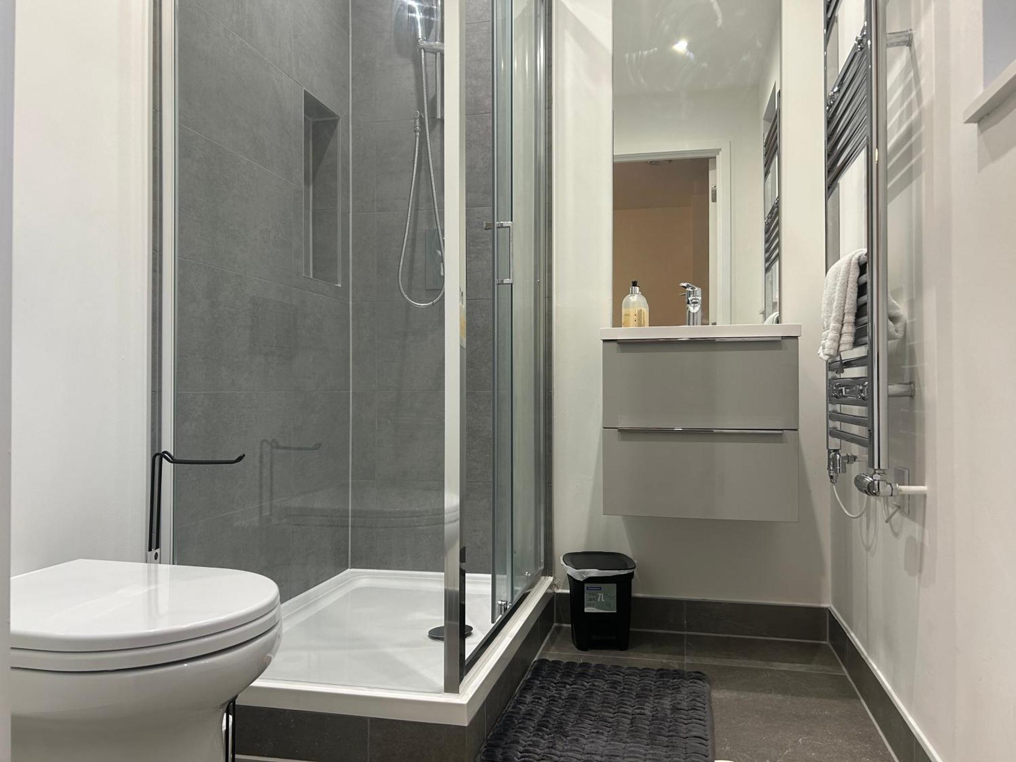 Kinzo'S Apartment Чатем Екстер'єр фото